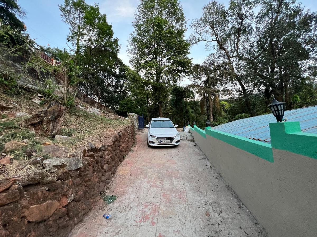 Cloud 9 Homestay Attigundi Bagian luar foto